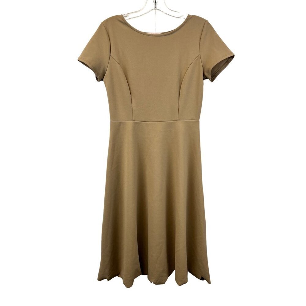 NeeSee’s Boutique Women’s Short Sleeve Beige A-Line Dress Scalloped Hem M